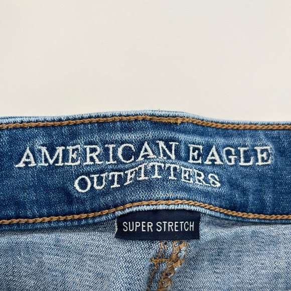 American Eagle Super Stretch Light-wash Distressed Jean Short US27 - Picture 3 of 3